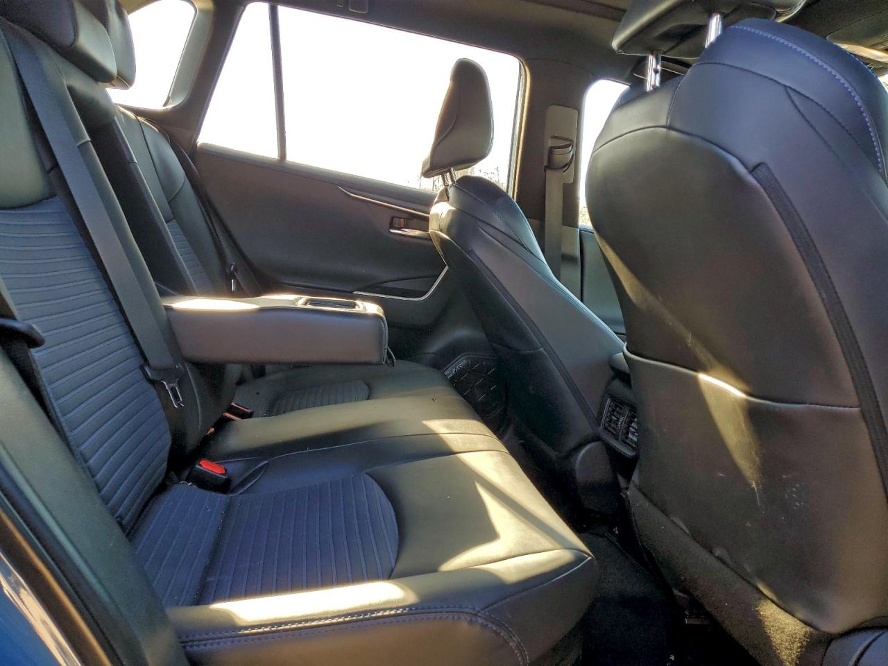 2022 TOYOTA RAV4 XSE photo 41