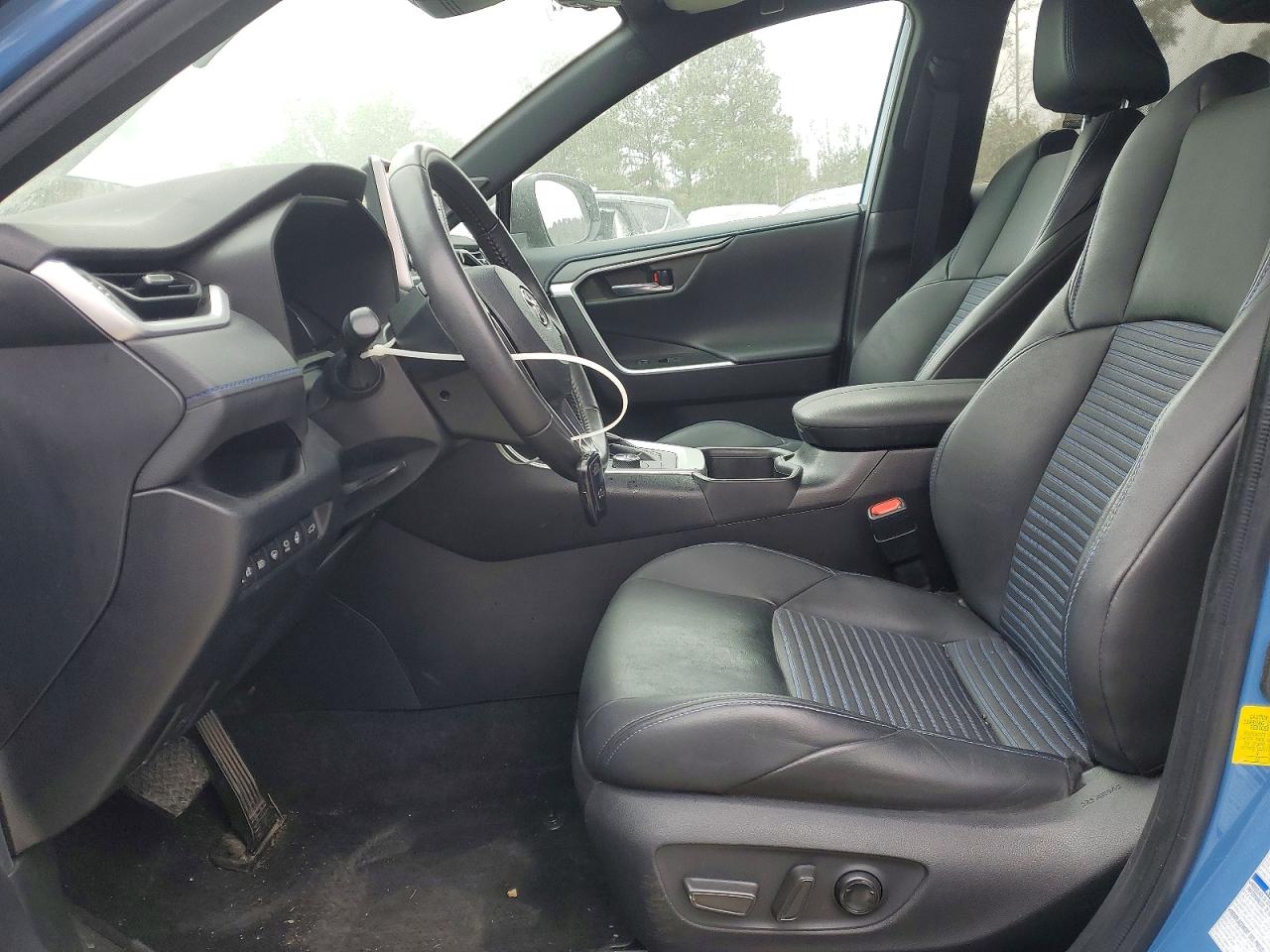 2022 TOYOTA RAV4 XSE photo 25