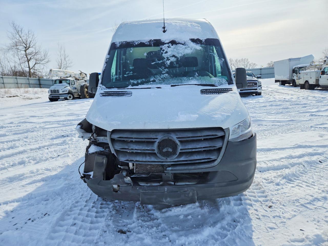 2020 MERCEDES BENZ SPRINTER 2500 DELIVERY VAN photo 13
