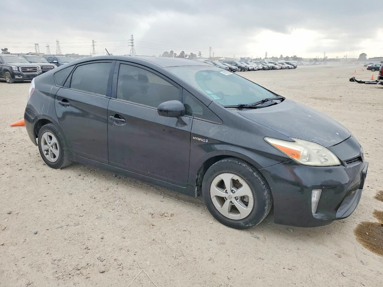 2013 TOYOTA PRIUS photo 4