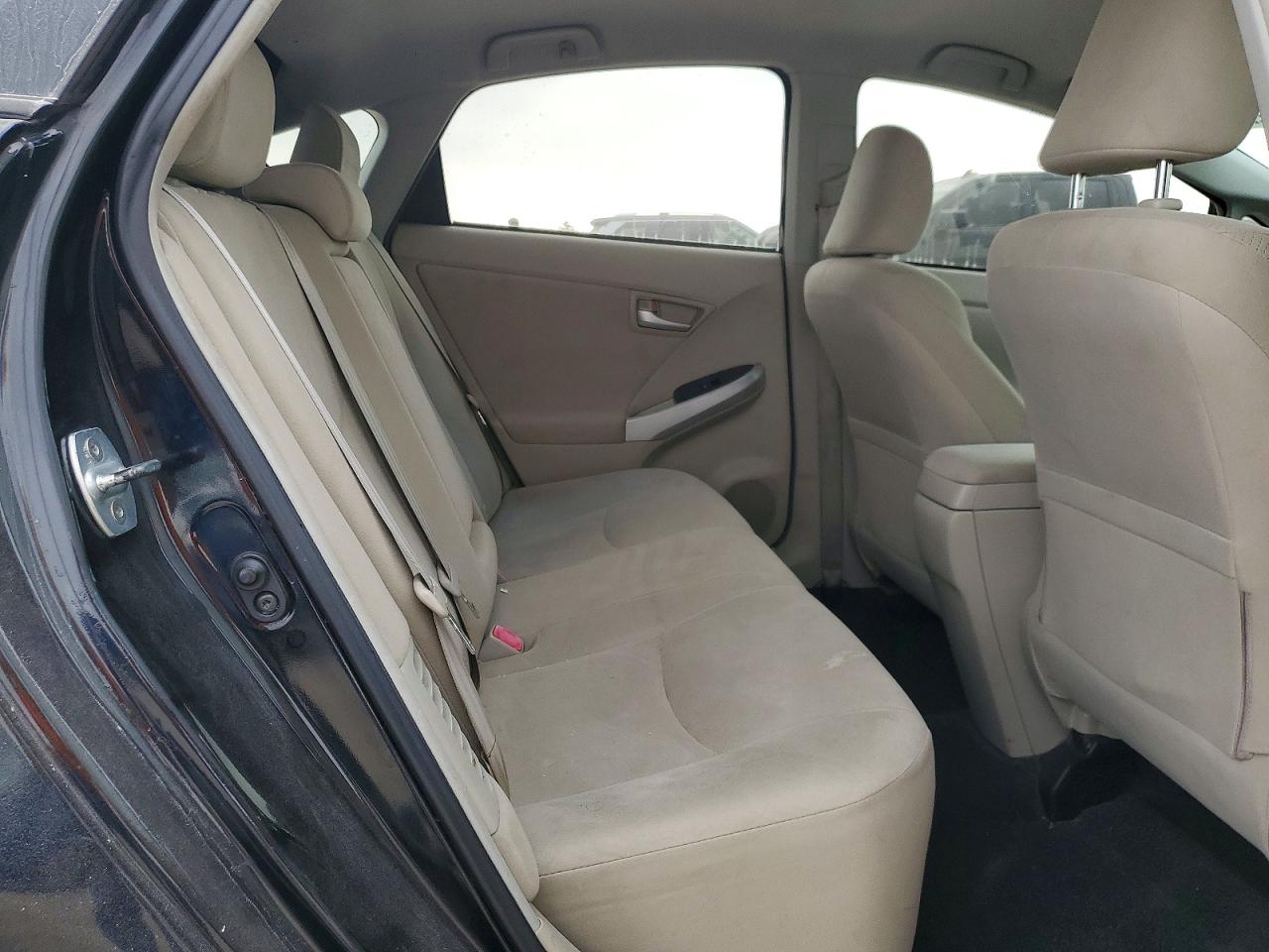 2013 TOYOTA PRIUS photo 11