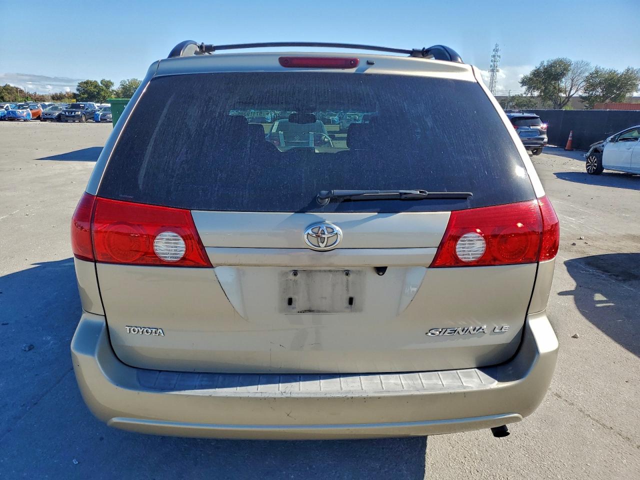 2006 TOYOTA SIENNA CE photo 16
