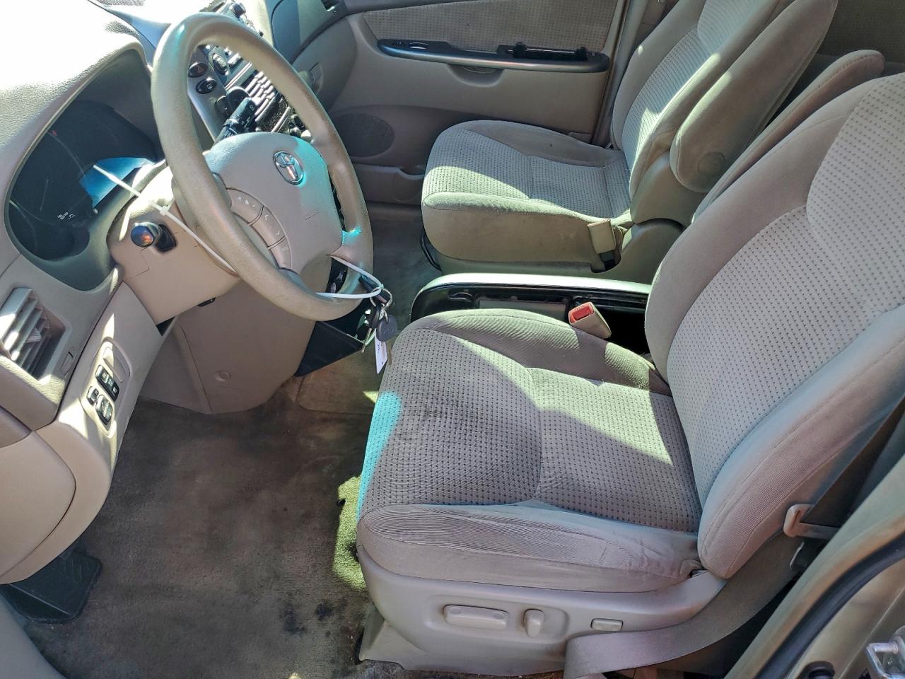 2006 TOYOTA SIENNA CE photo 19