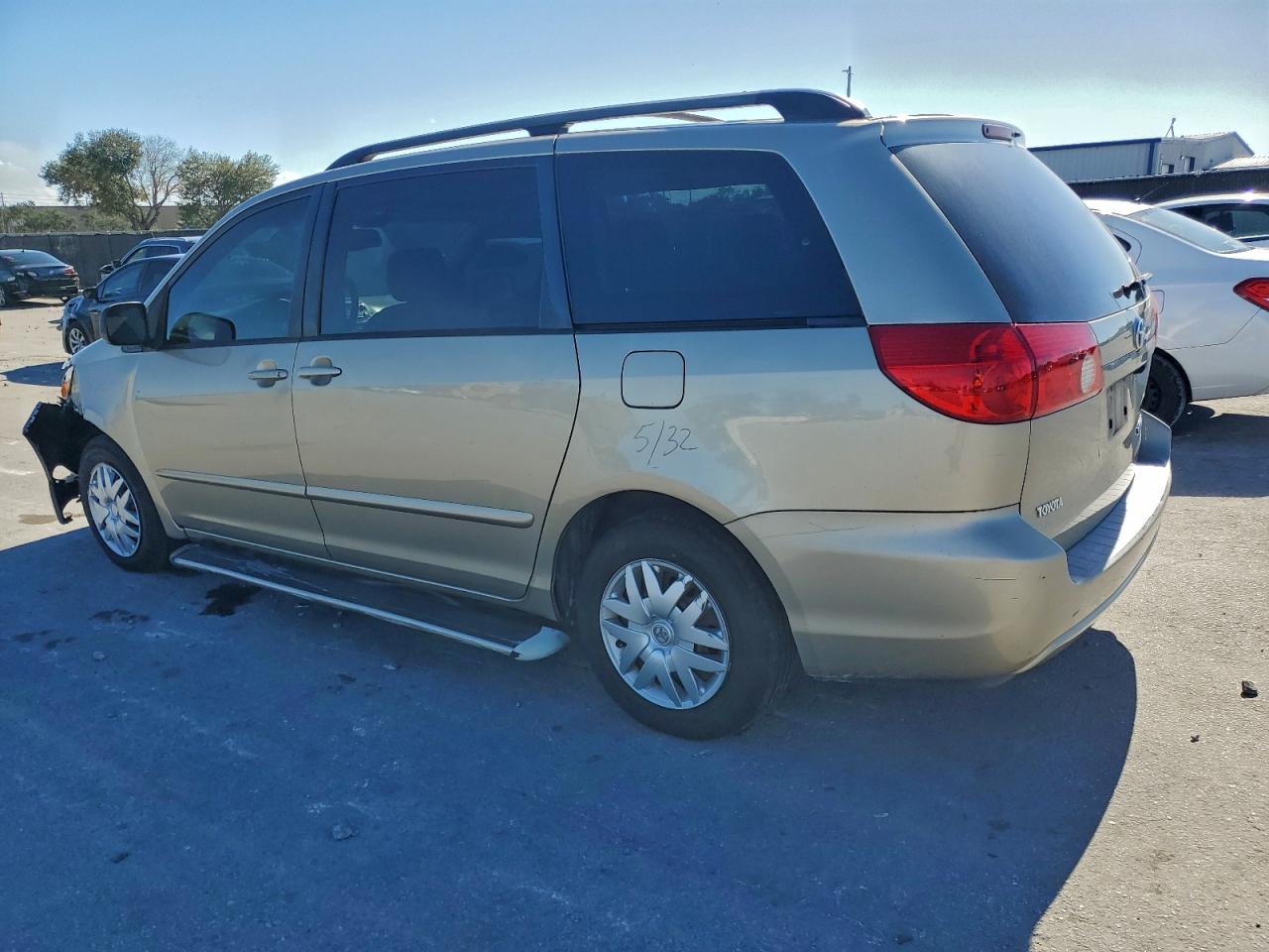 2006 TOYOTA SIENNA CE photo 4