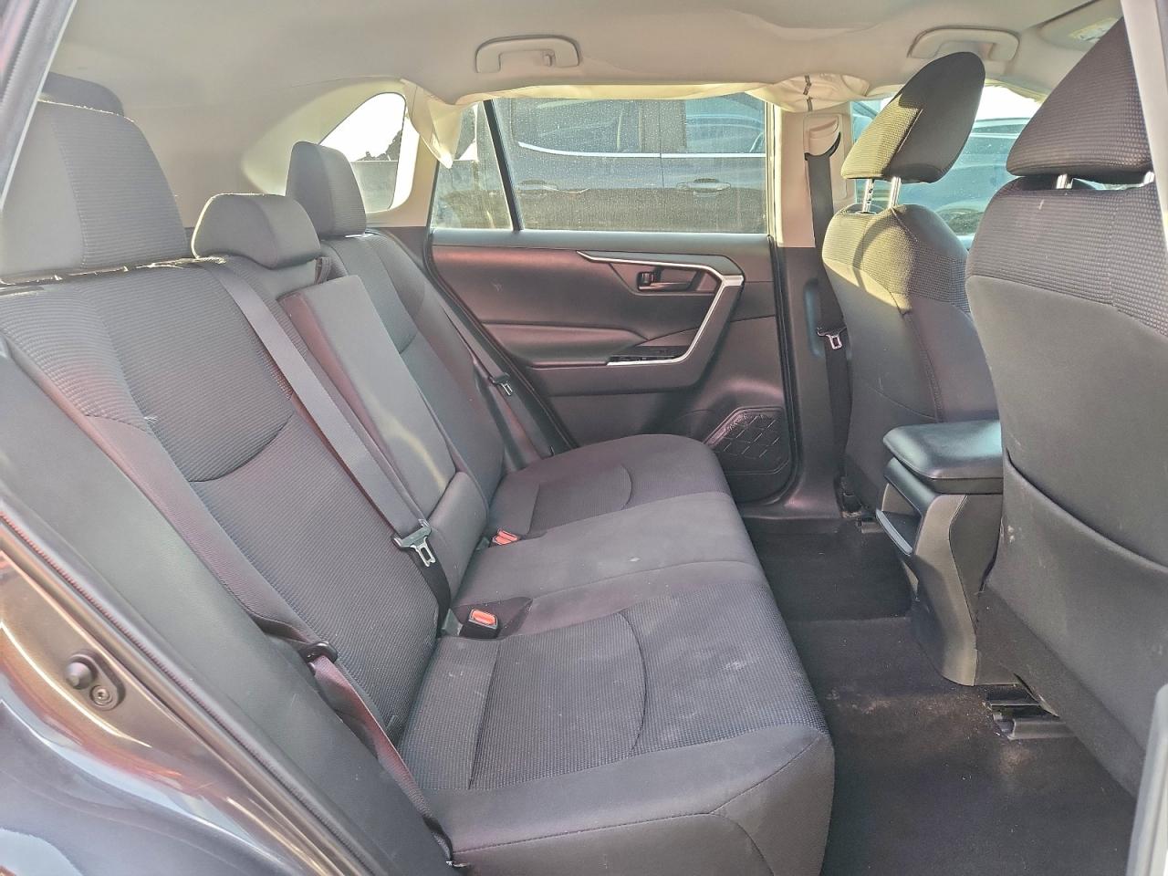 2019 TOYOTA RAV4 LE photo 11
