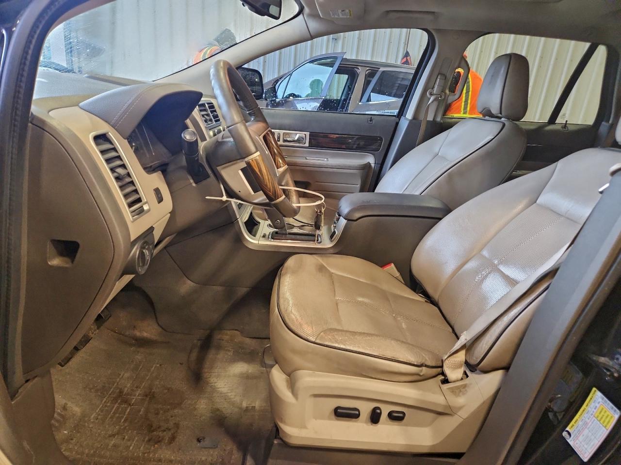 2010 LINCOLN MKX photo 7