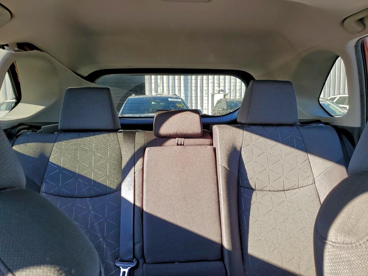 2022 TOYOTA RAV4 XLE photo 10