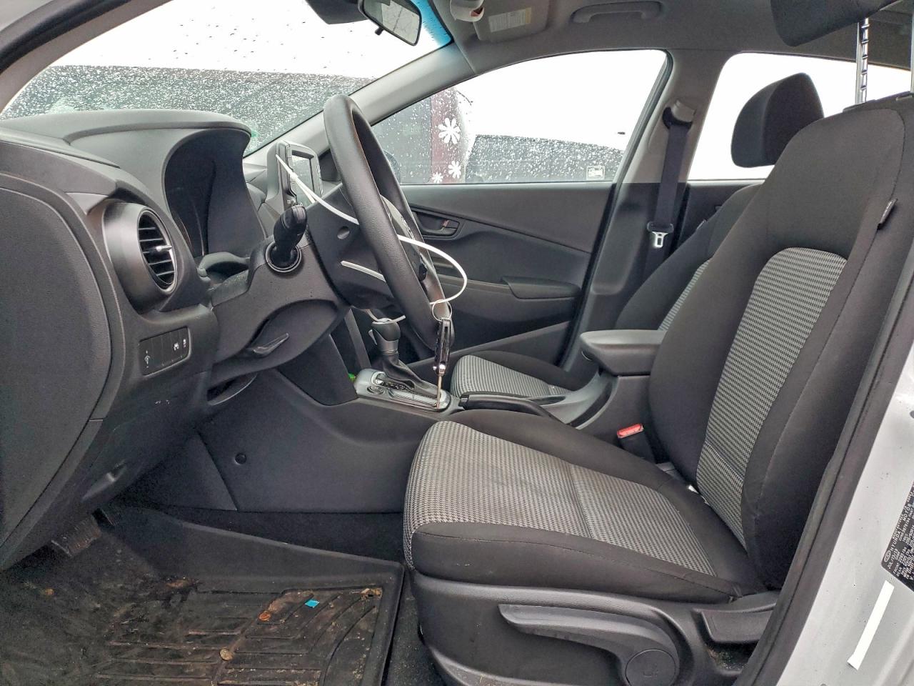 2020 HYUNDAI KONA SE photo 7