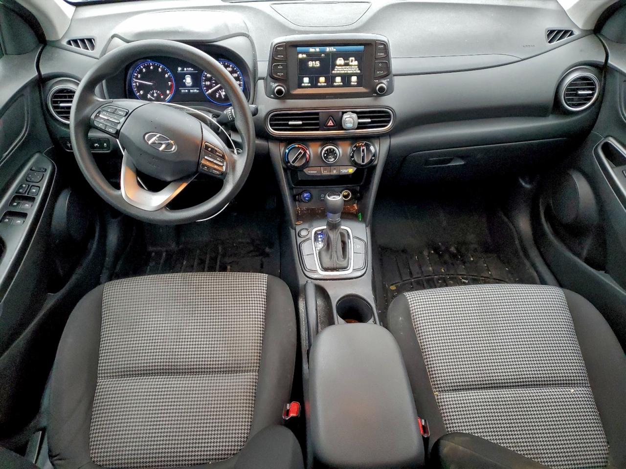 2020 HYUNDAI KONA SE photo 8