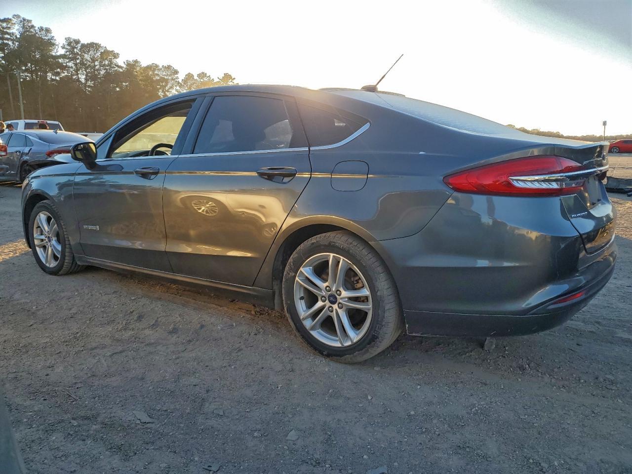 2018 FORD FUSION SE HYBRID photo 2