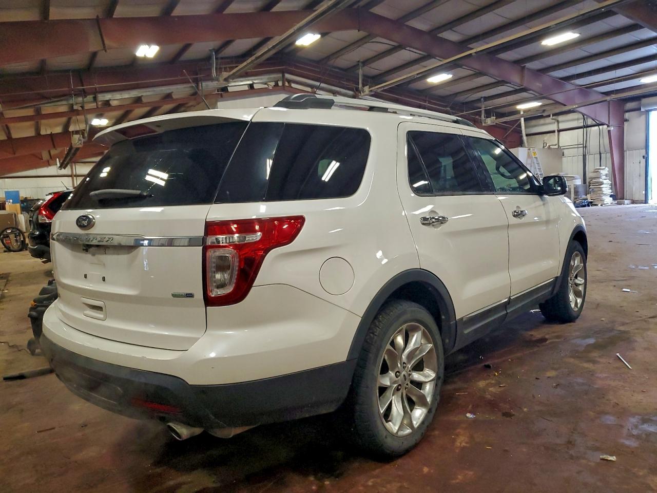 2014 FORD EXPLORER XLT photo 3