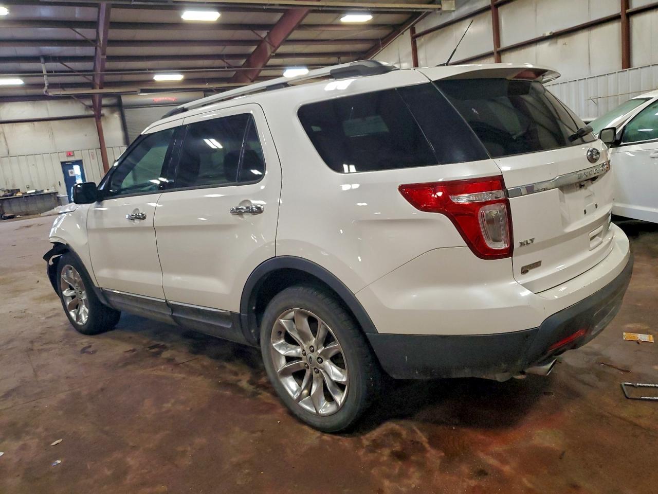 2014 FORD EXPLORER XLT photo 2