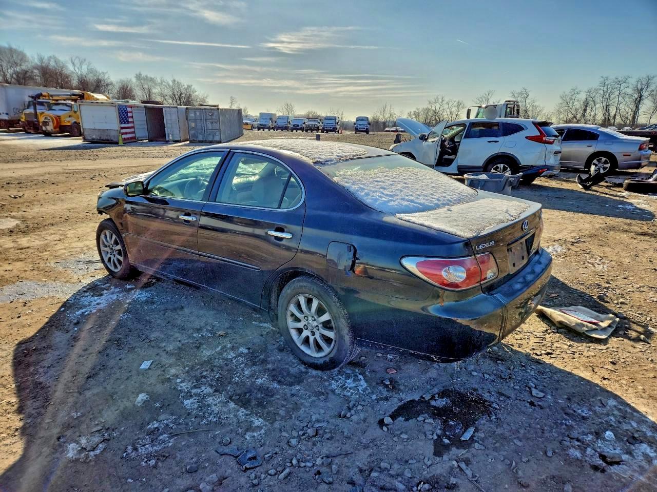 2002 LEXUS ES 300 photo 2