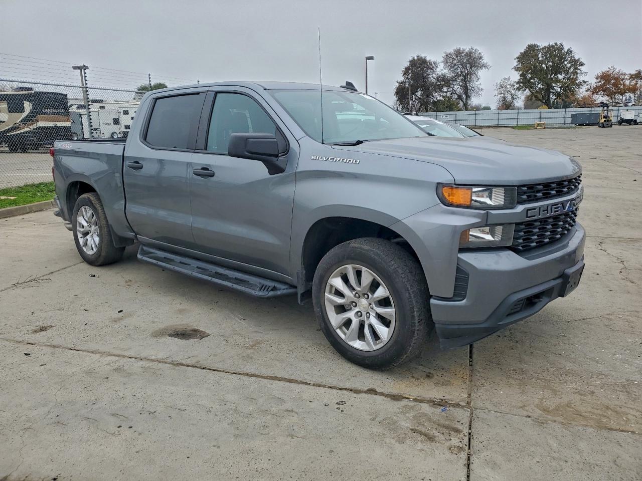 2019 CHEVROLET SILVERADO K1500 CUSTOM photo 4