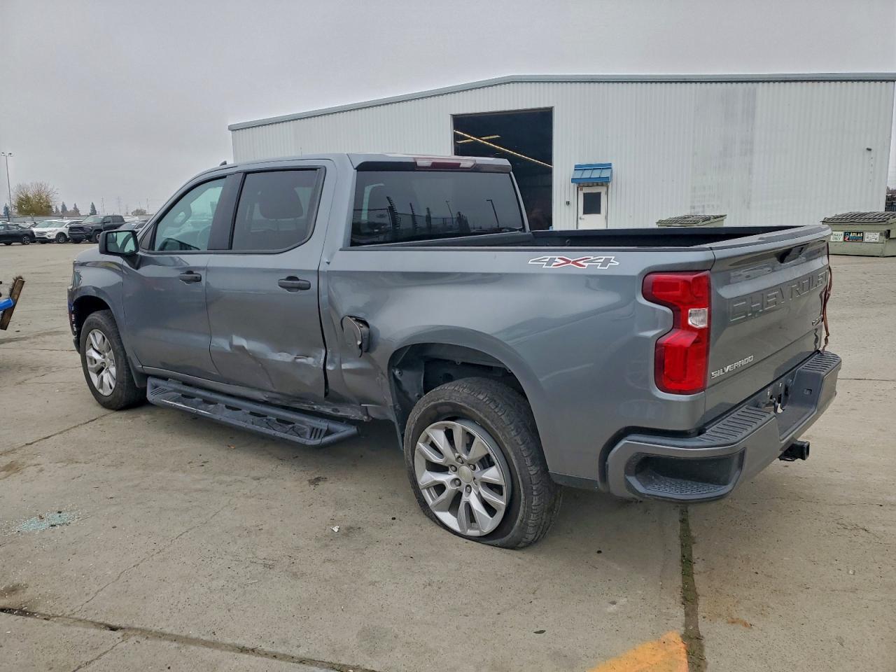 2019 CHEVROLET SILVERADO K1500 CUSTOM photo 2