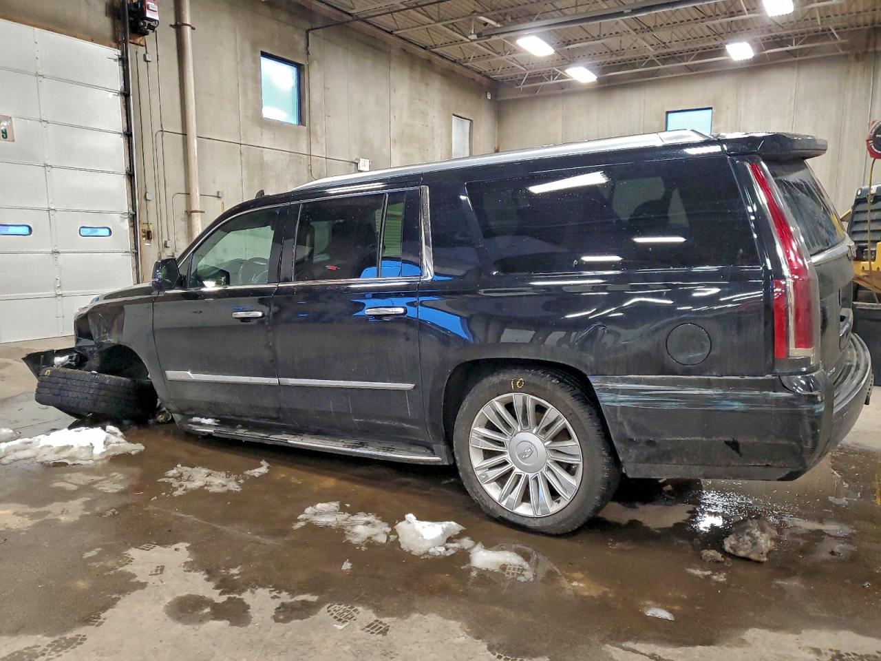2016 CADILLAC ESCALADE ESV PLATINUM photo 2