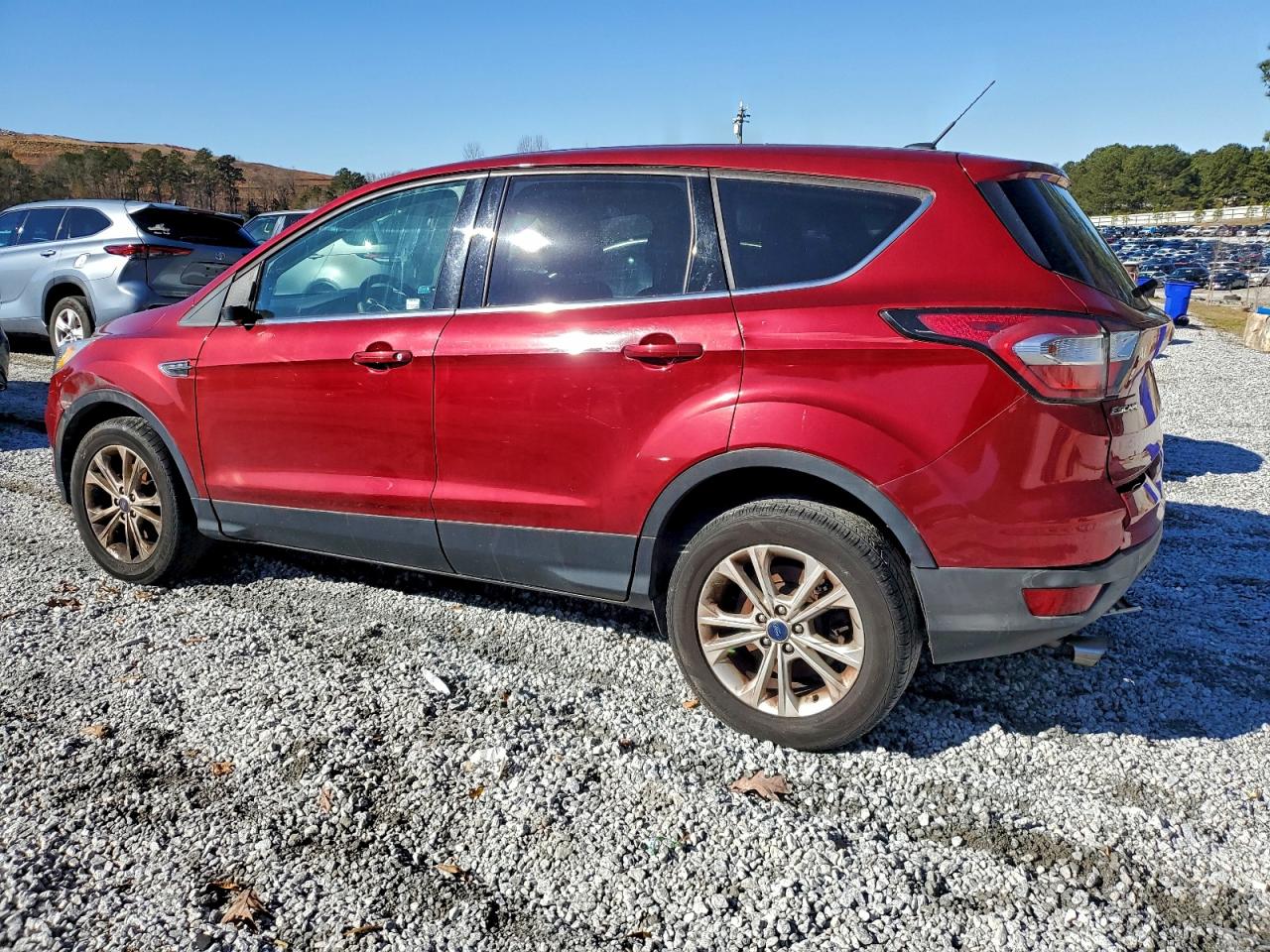 2017 FORD ESCAPE SE photo 2