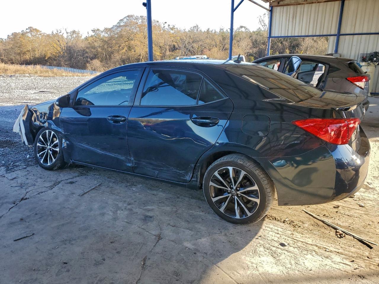 2017 TOYOTA COROLLA photo 4