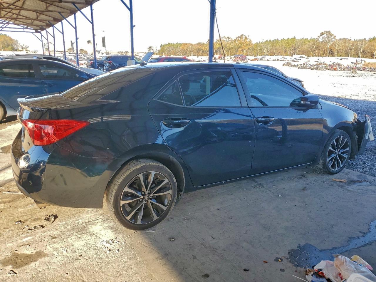 2017 TOYOTA COROLLA photo 7