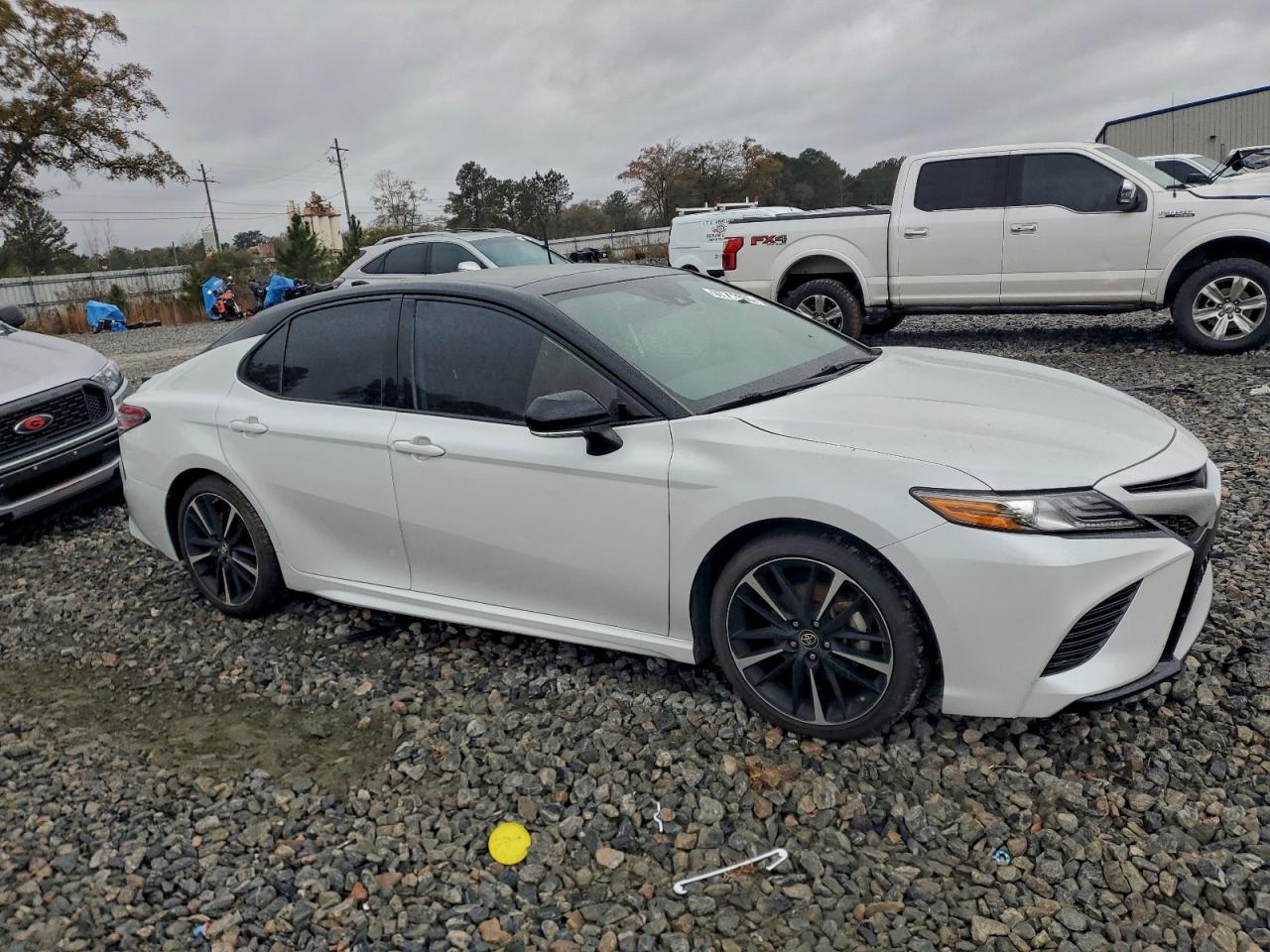 2019 TOYOTA CAMRY XSE photo 10