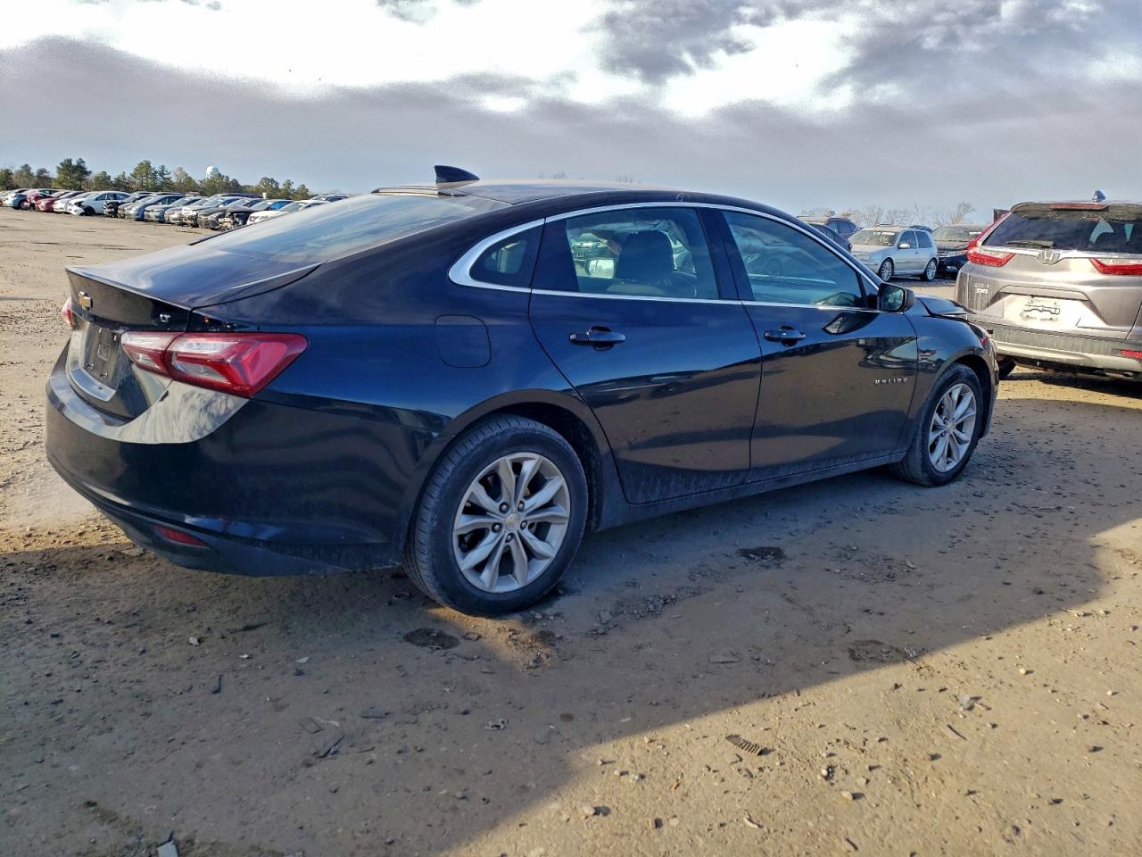 2022 CHEVROLET MALIBU LT photo 3