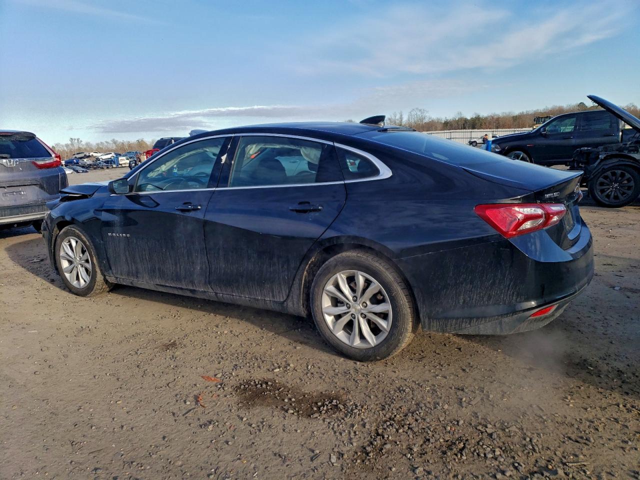2022 CHEVROLET MALIBU LT photo 2