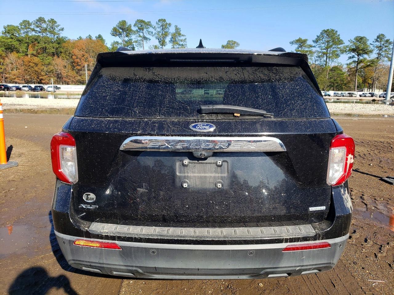 2020 FORD EXPLORER XLT photo 6