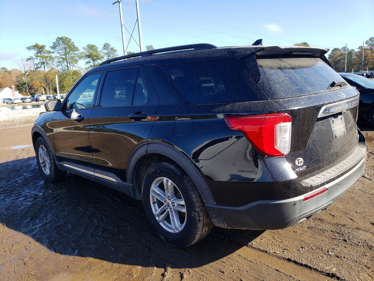 2020 FORD EXPLORER XLT photo 2