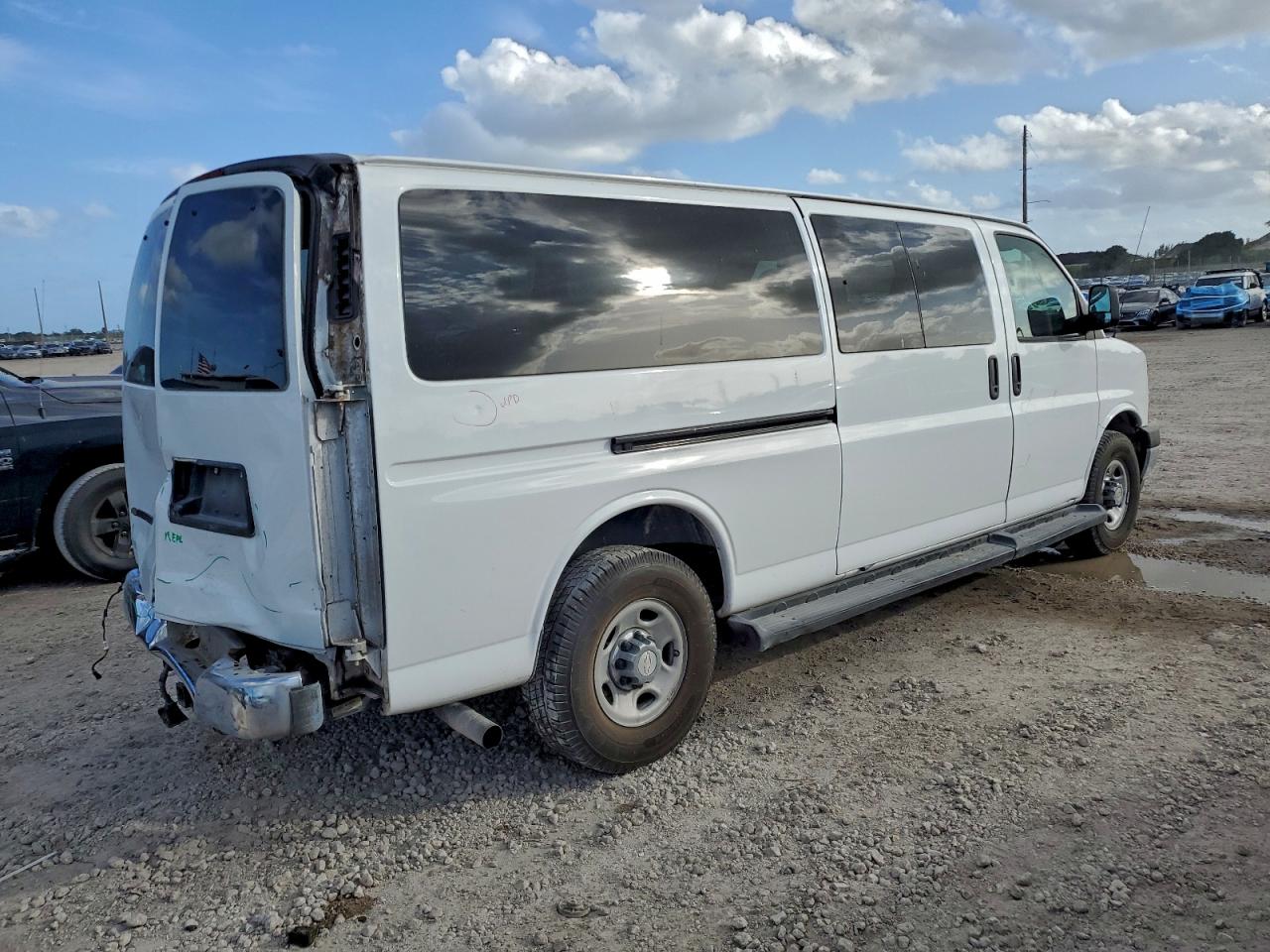 2019 CHEVROLET EXPRESS G3500 LT photo 5
