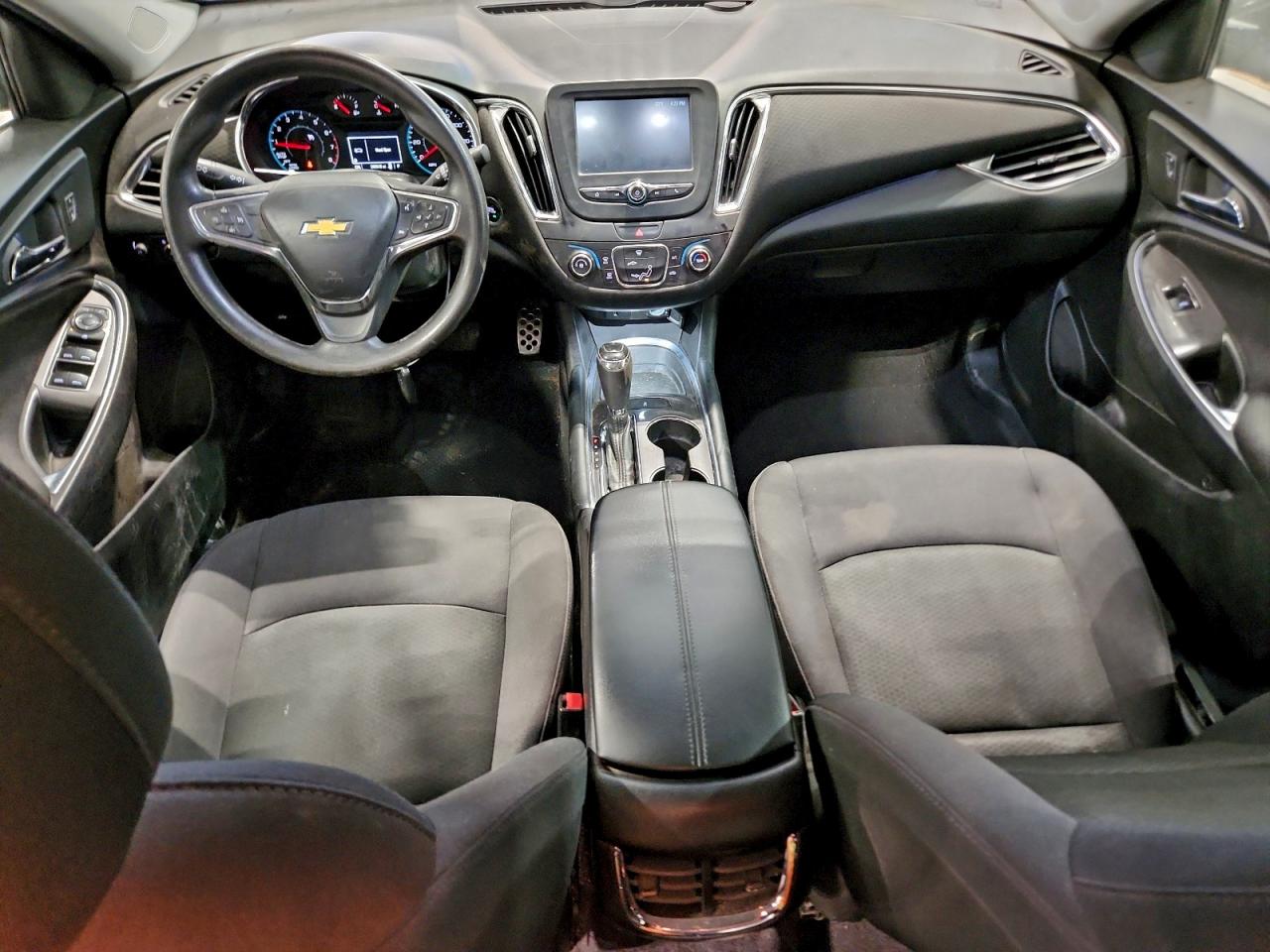 2017 CHEVROLET MALIBU LT photo 8