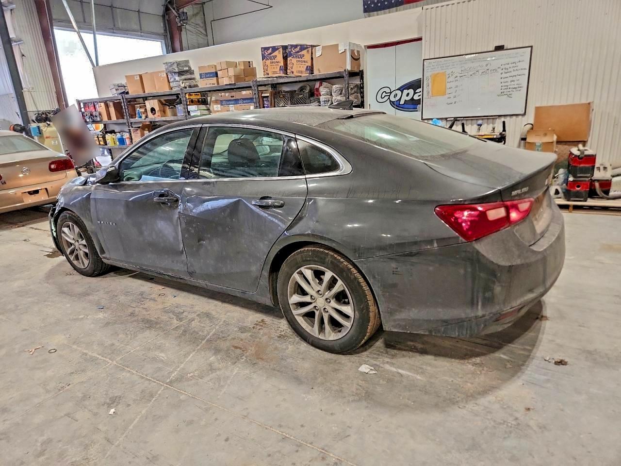 2017 CHEVROLET MALIBU LT photo 2