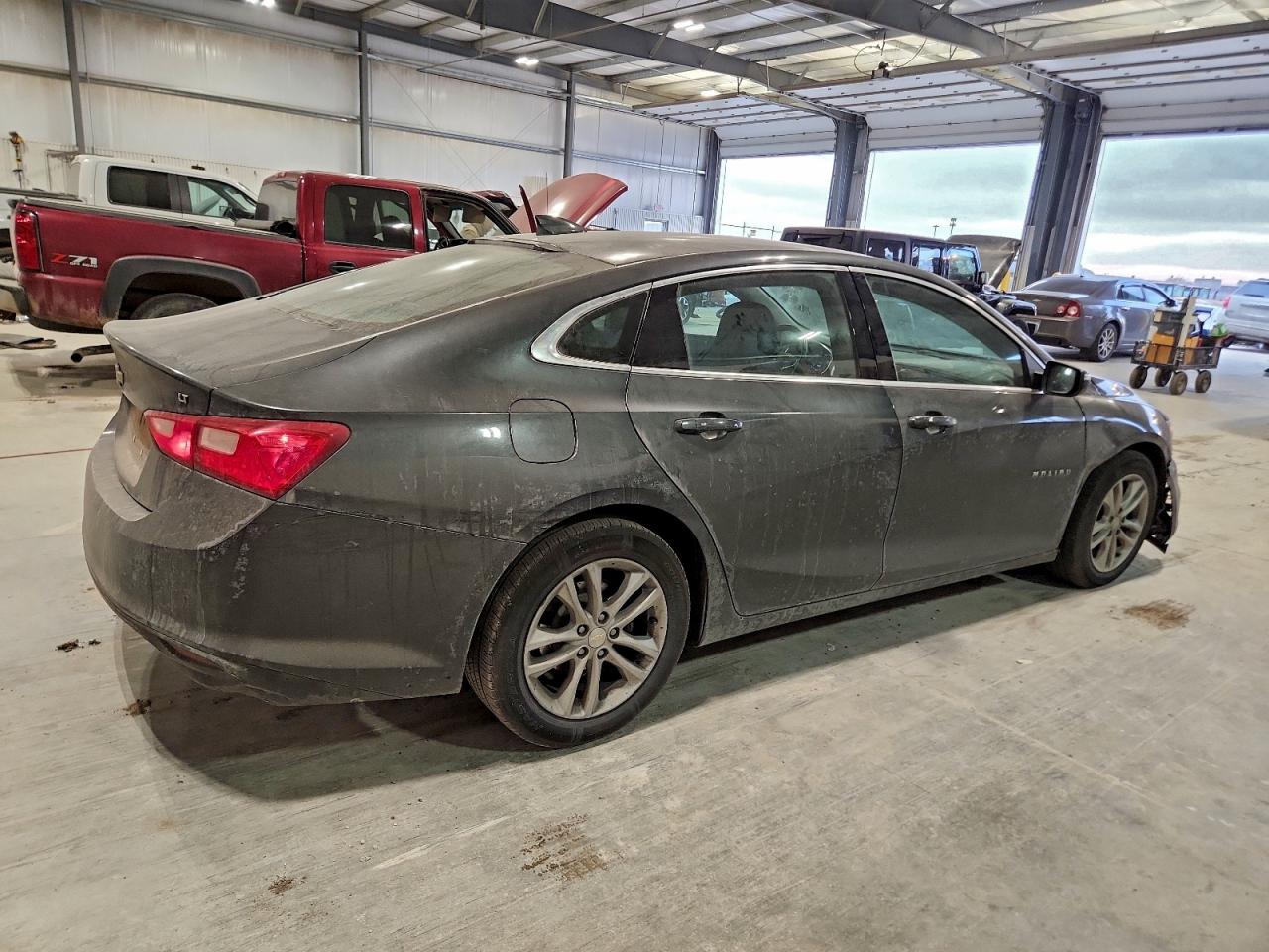 2017 CHEVROLET MALIBU LT photo 3