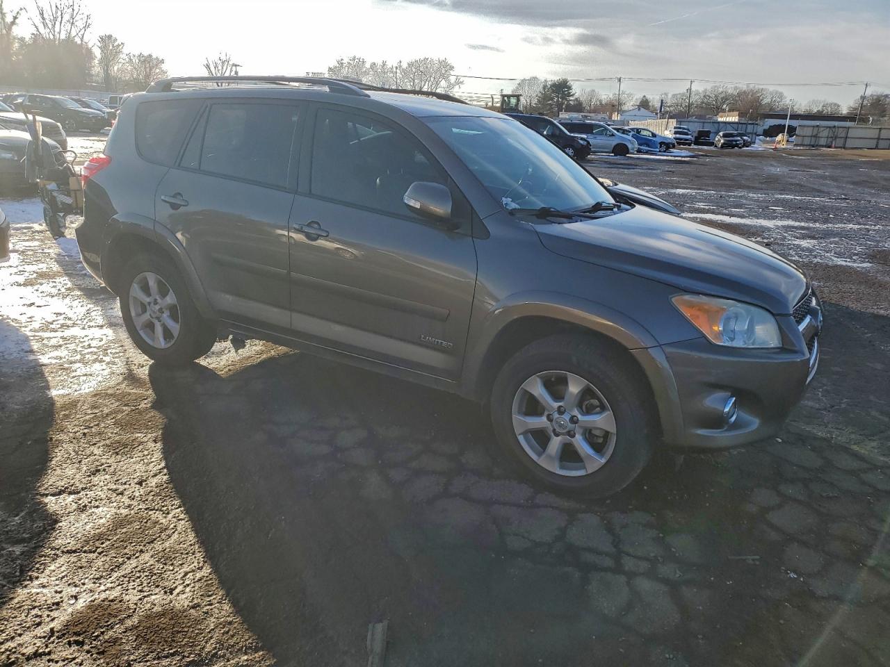 2011 TOYOTA RAV4 LIMITED photo 4