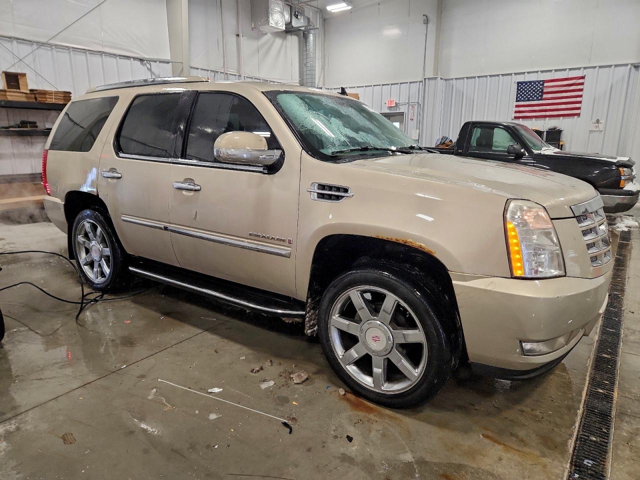 2008 CADILLAC ESCALADE LUXURY photo 4