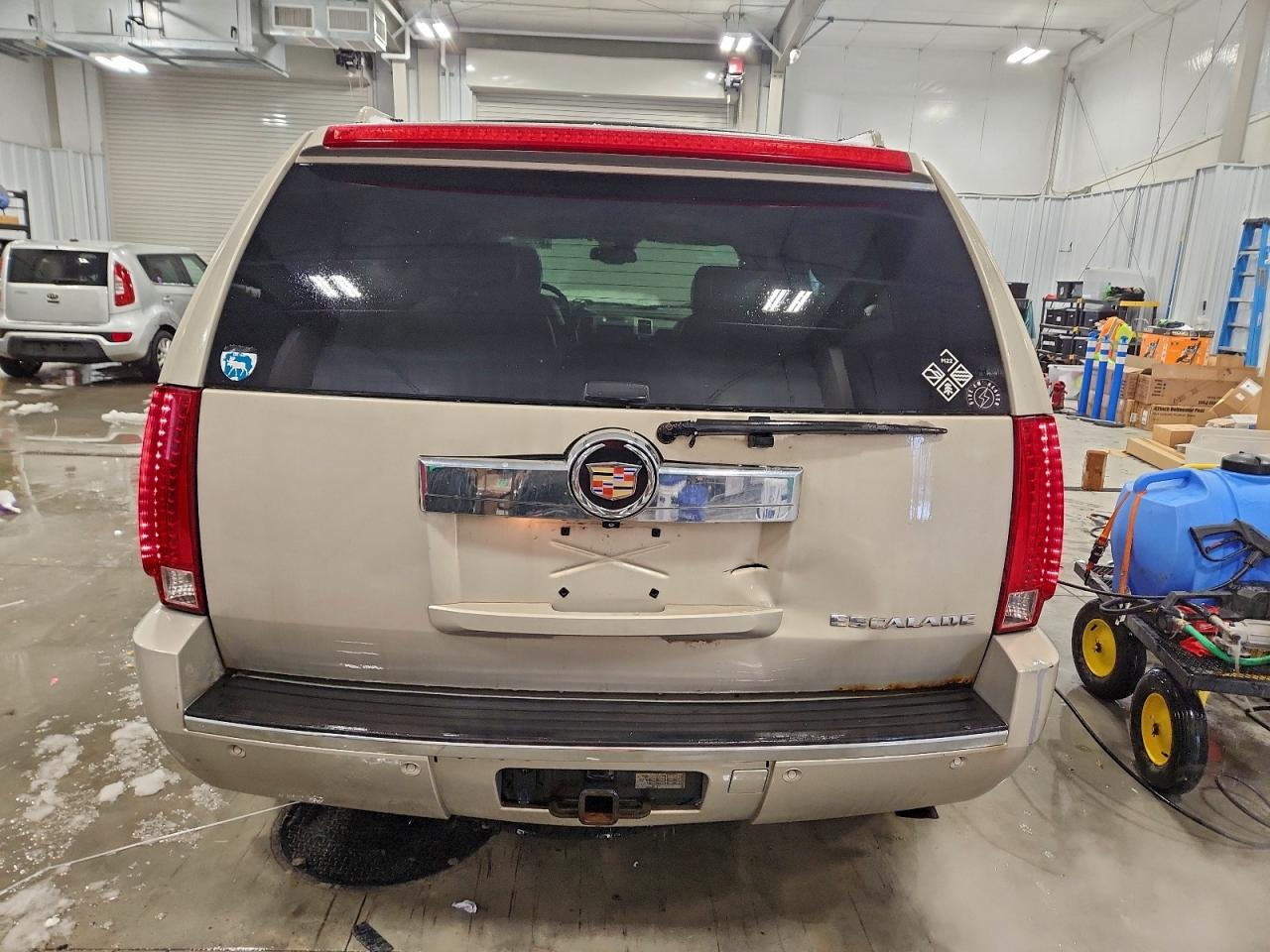 2008 CADILLAC ESCALADE LUXURY photo 6