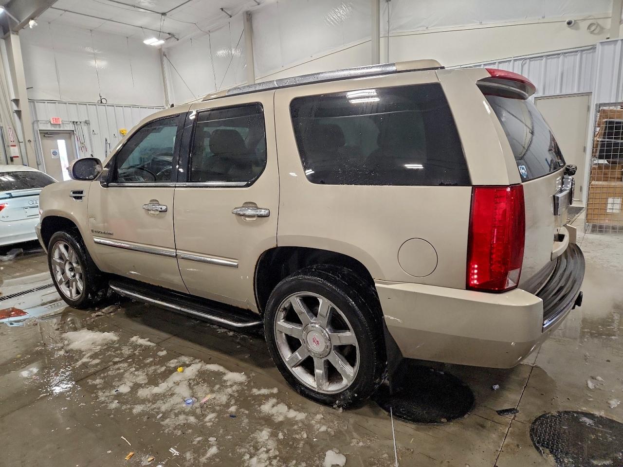 2008 CADILLAC ESCALADE LUXURY photo 2