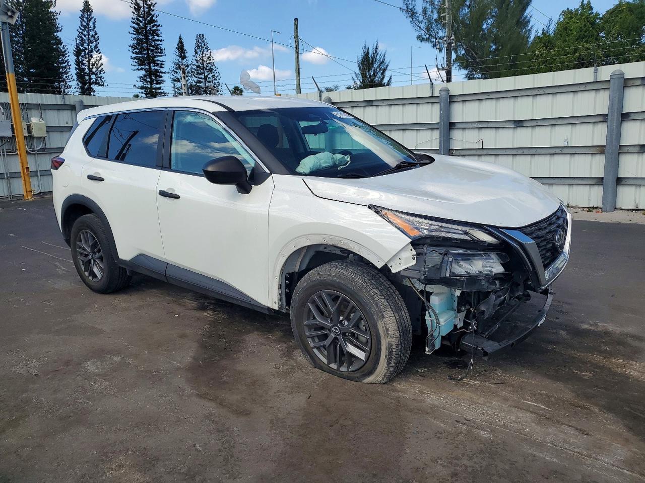 2023 NISSAN ROGUE S photo 4
