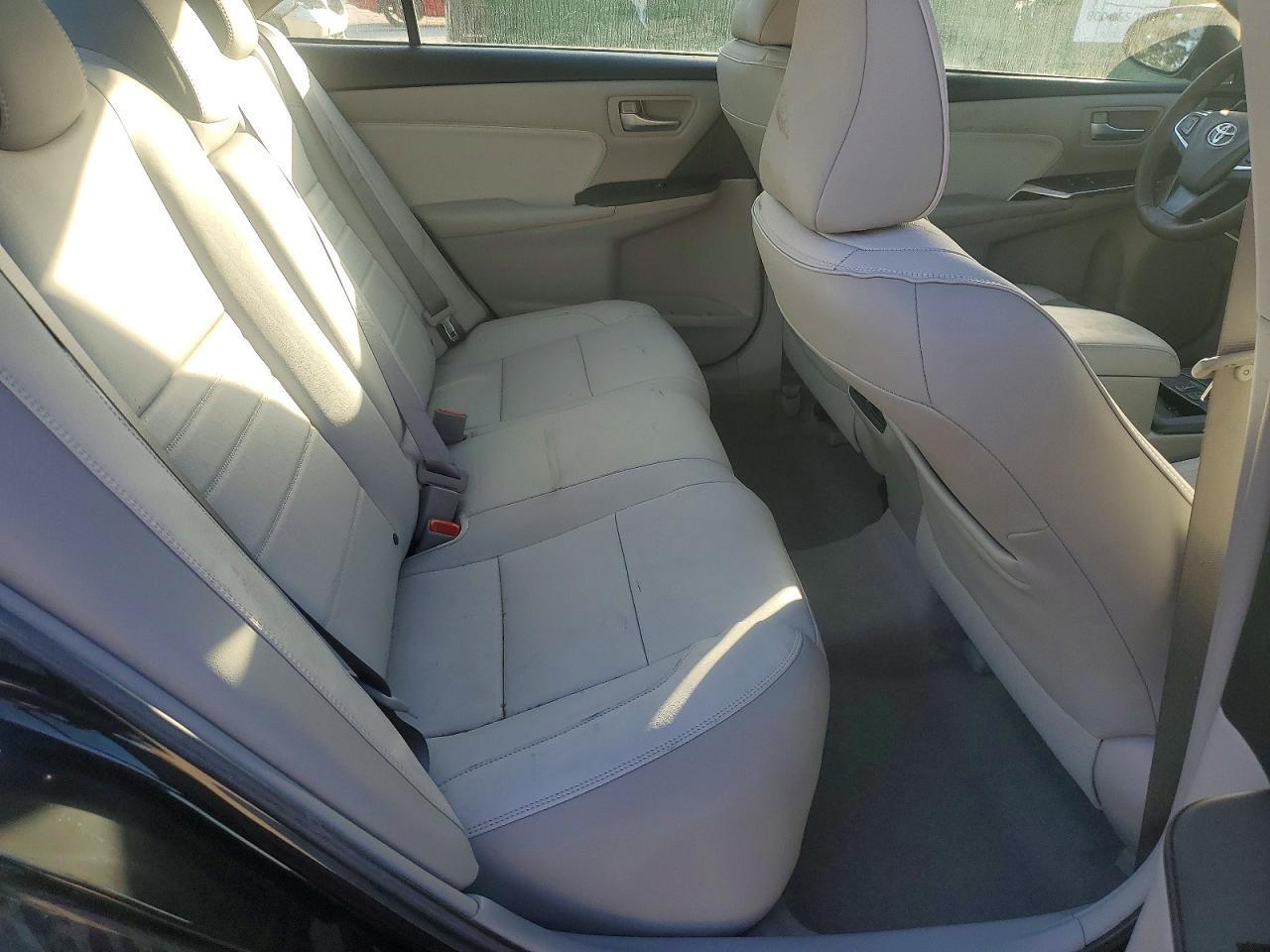 2016 TOYOTA CAMRY photo 10