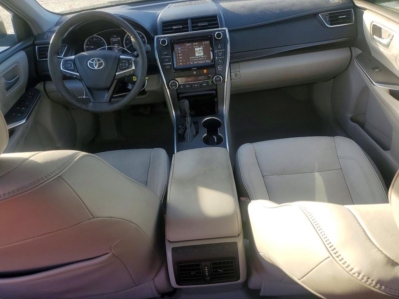 2016 TOYOTA CAMRY photo 8