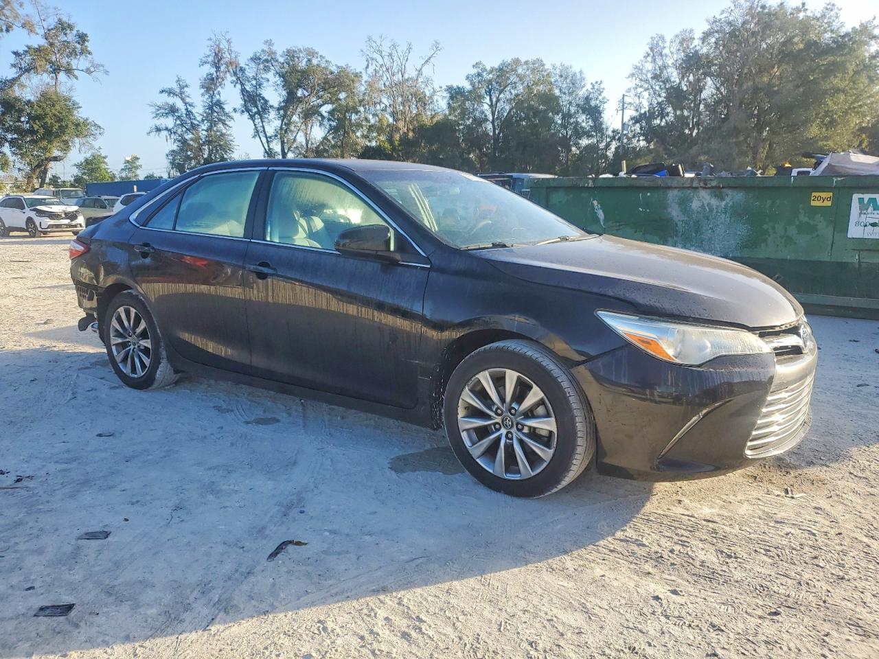 2016 TOYOTA CAMRY photo 4