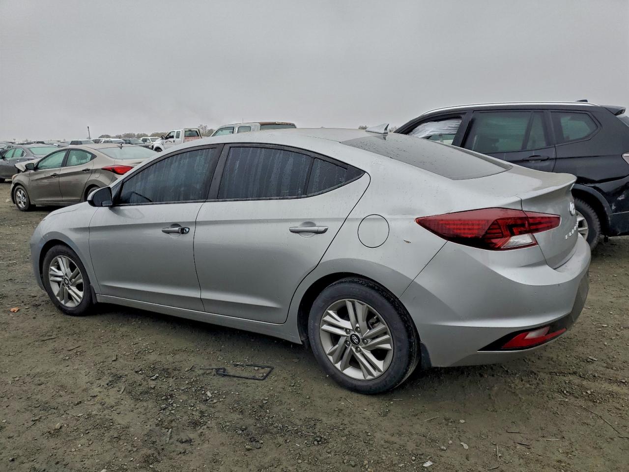 2020 HYUNDAI ELANTRA SEL photo 3