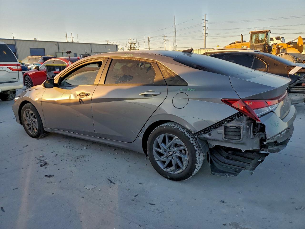 2024 HYUNDAI ELANTRA SEL photo 2