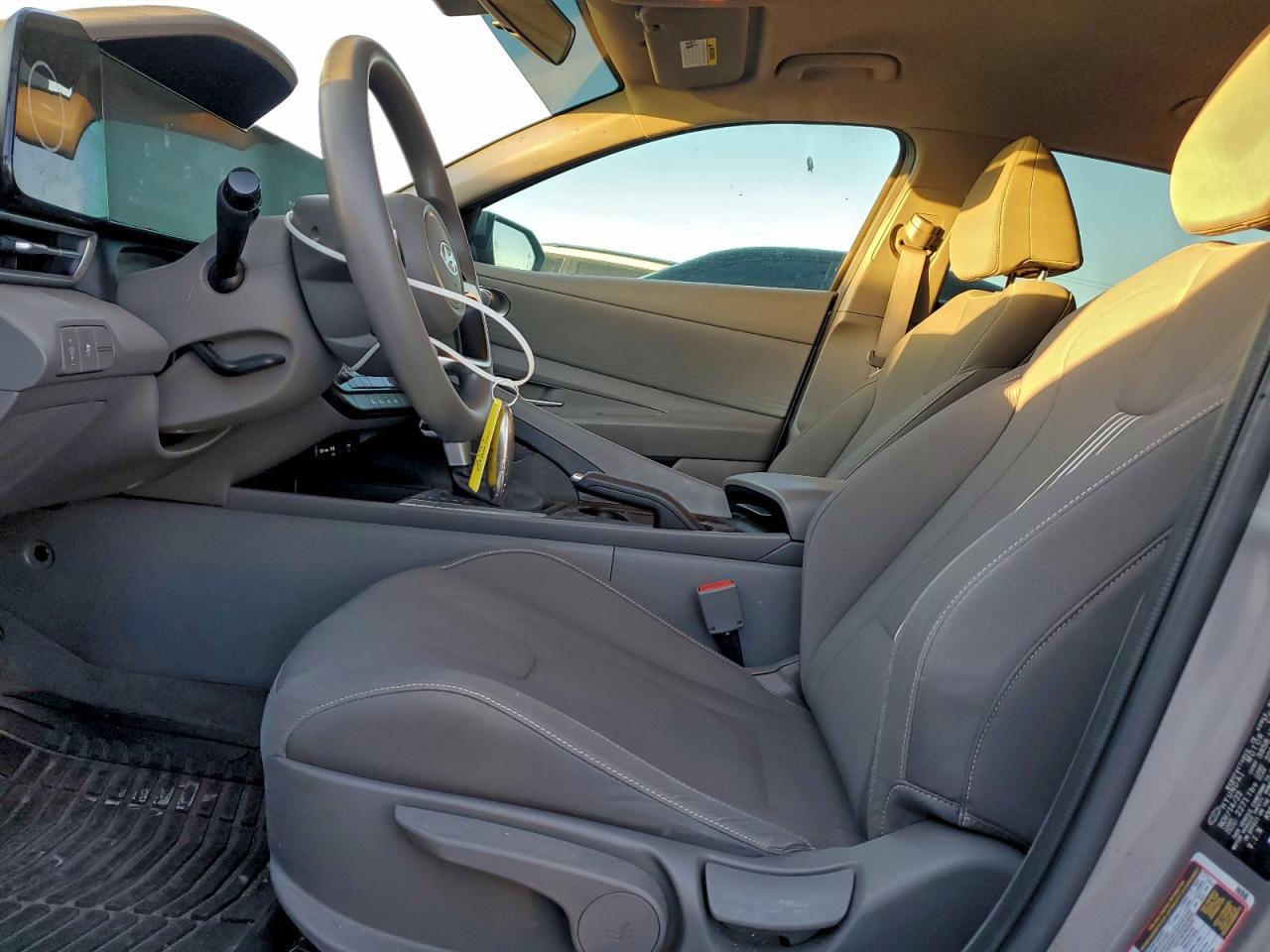 2024 HYUNDAI ELANTRA SEL photo 7