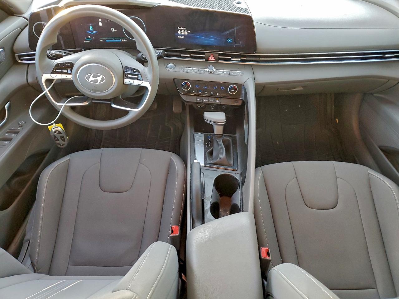2024 HYUNDAI ELANTRA SEL photo 8