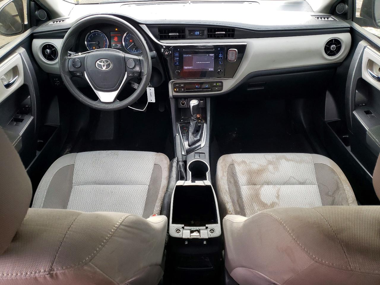2018 TOYOTA COROLLA L photo 8