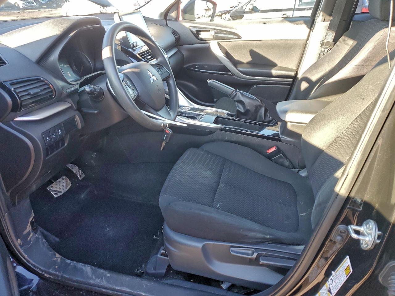 2023 MITSUBISHI ECLIPSE CROSS LE photo 19