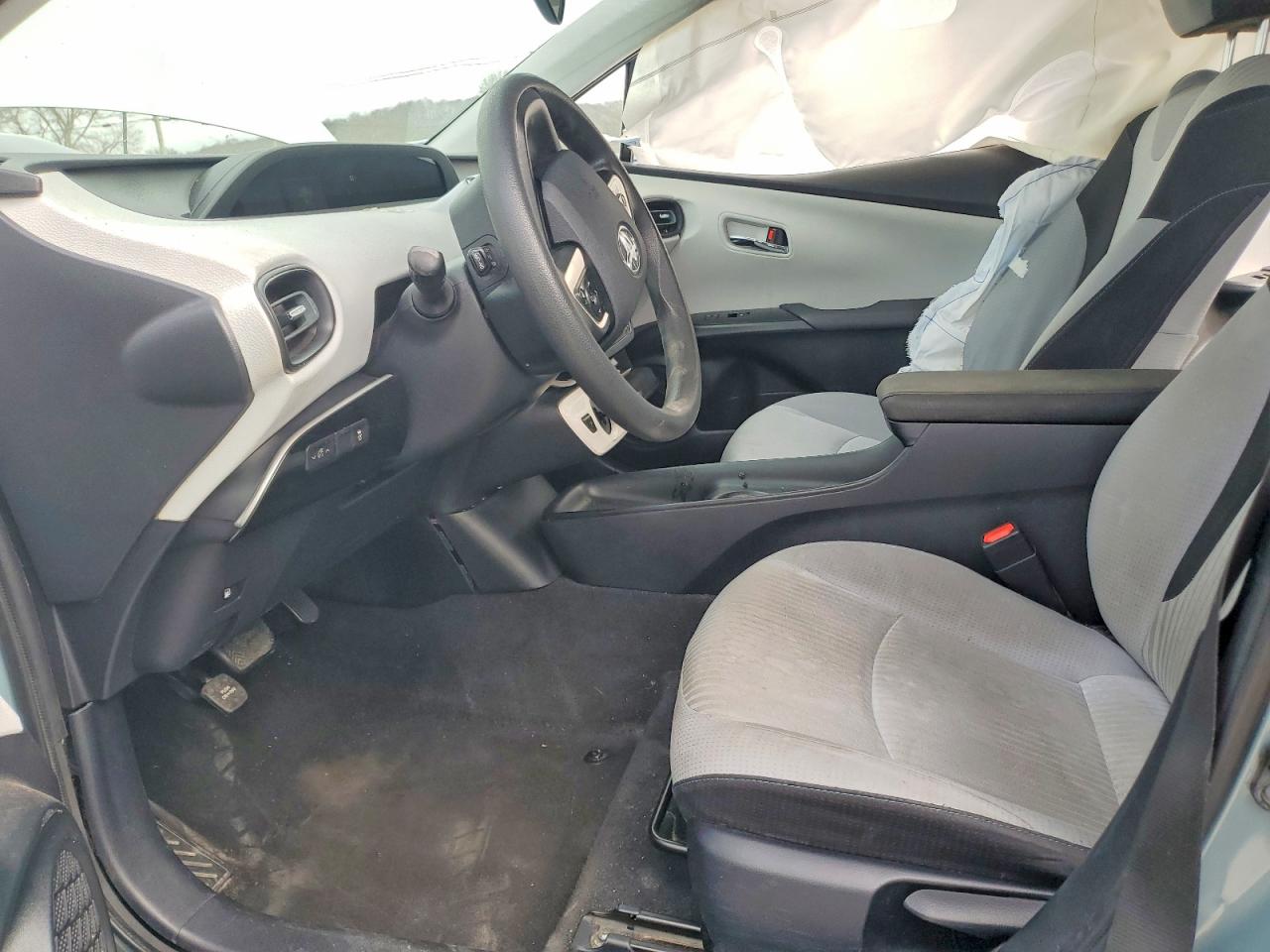 2016 TOYOTA PRIUS photo 7