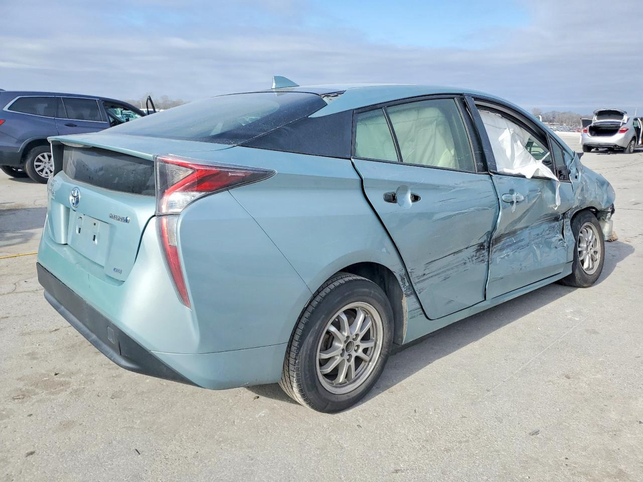 2016 TOYOTA PRIUS photo 3
