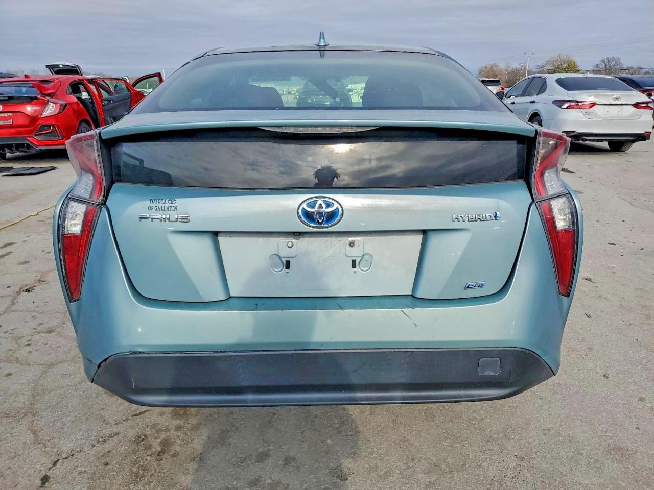 2016 TOYOTA PRIUS photo 6