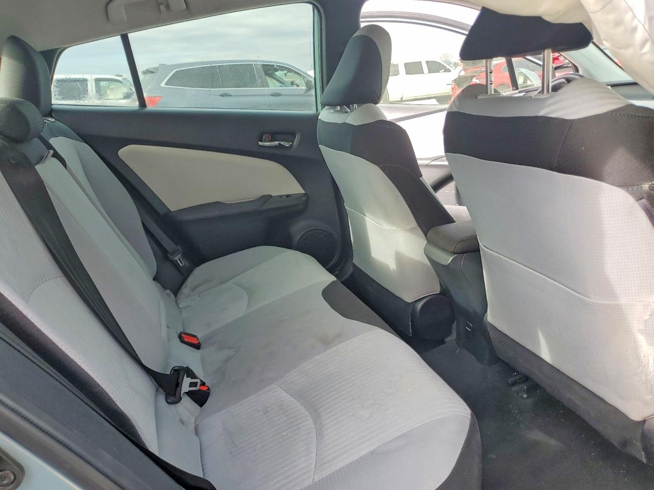 2016 TOYOTA PRIUS photo 10